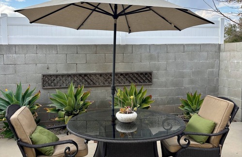 Thousand Oaks Apartamento | Tranquil studio, private entrance, patio, Tesla charger, central Thousand Oaks