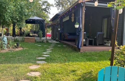 Herndon Apartamento | Tranquil Sugarland Retreat Close to Airport/Metro
