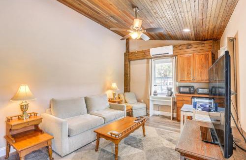 Williston Casa | Tranquil Suite with Porch Less Than 2 Mi to Cedar Lakes!