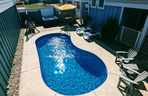 Whalehead Beach Casa | Tranquil Sunrises Pool & Boardwalk Walk to Beach
