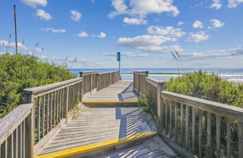 Whalehead Beach Casa | Tranquil Sunrises Pool & Boardwalk Walk to Beach