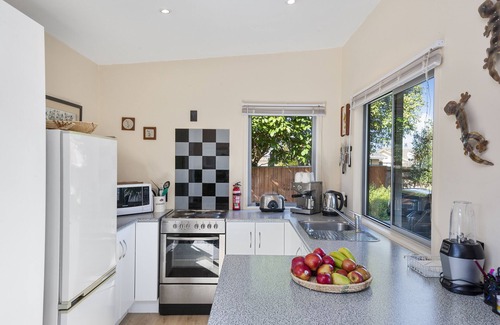 Hilltop Casa | Tranquil Tauhara - Taupo Central Holiday Home