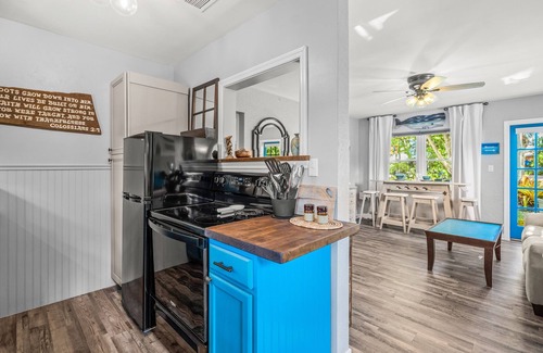 Bradenton Villa | Tranquil Tide Villa -Riverview w/pool on riverwalk, near AMI beach, pet friendly