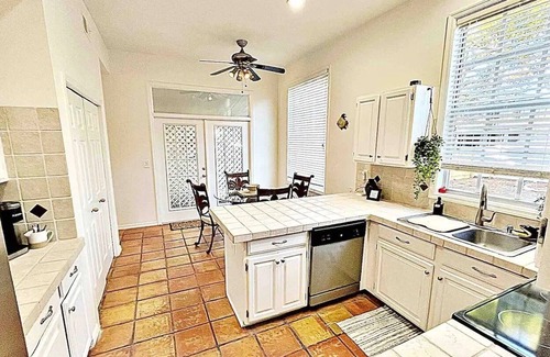 Ozona Casa | Tranquil Tides! Entire Home in Ozona - Palm Harbor