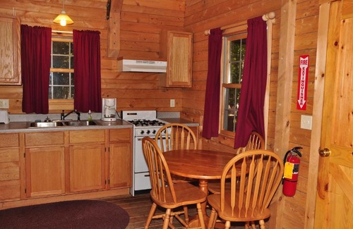 Sturgeon Bay Complejo | Tranquil Timbers Deluxe Cabin 6