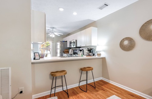 Auburn Casa | Tranquil townhome near campus with seasonal pool access & private patio