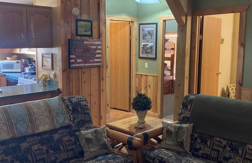 Custer Casa | Tranquil Trailside