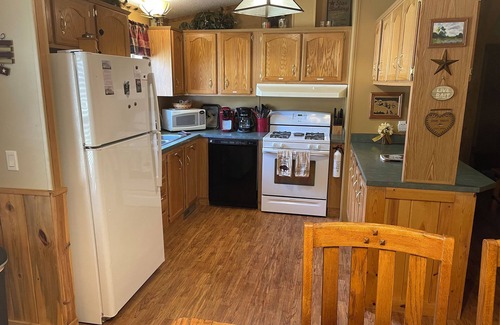 Custer Casa | Tranquil Trailside
