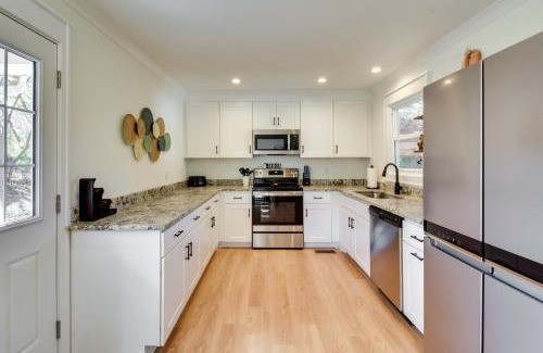 Travelers Rest Casa | Tranquil Travelers Rest Home with Fire Pit!