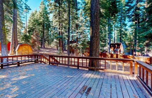 Comstock Acres Casa | Tranquil Treehouse Haven