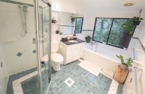 Hornsby Casa | Tranquil Treehouse Retreat