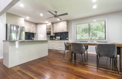Smiths Lake Casa | Tranquil tropical oasis. Just a short walk to the lake.