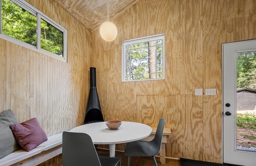 Tucker Cabaña | Tranquil Tucker Midcentury Tiny home near shops
