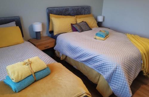 Kells Apartamento | Tranquil unit close to Kells