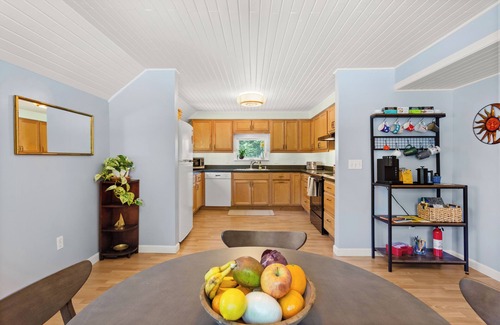 Mount Desert Cabaña | Tranquil View Cottage & Cabin, Pet Friendly with Wifi