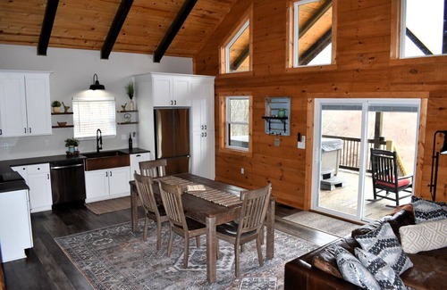 McArthur Cabina | Tranquility at Arrowhead Hill