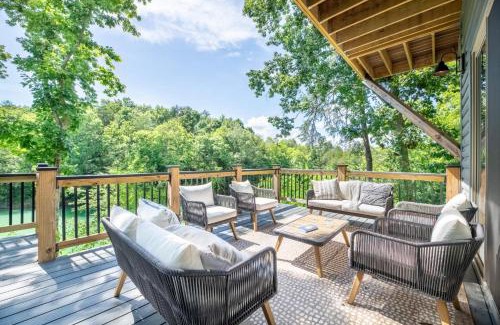 Sevierville Casa | Tranquility Awaits By Avada Properties