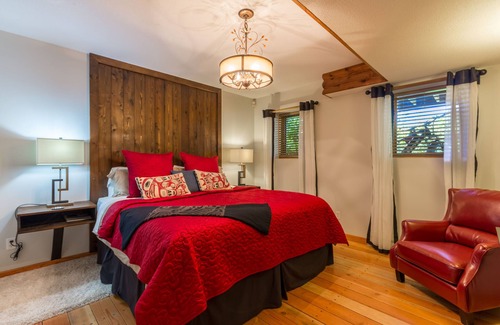 Tuwanek Casa | Tranquility Bay Waterfront Inn