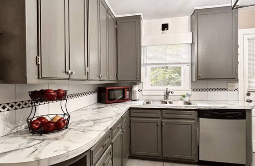 High Point Apartamento | Tranquility Cottage · Private Peaceful Surroundings Near HPU and Everything!