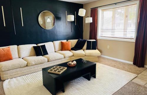 Trenton Casa | Tranquility in Trenton -Sleeps 9