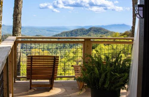 Mars Hill Otro | Tranquility Luxe Dome - Hot Tub & Luxury Amenities