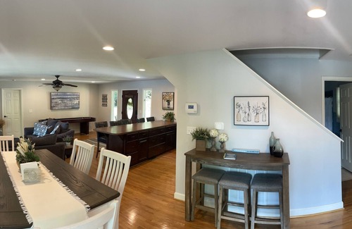 Norwood Casa | Tranquility on Lake Tillery , whole house with large dock & paddle boards!