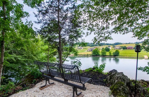 Sevierville Casa | Tranquility Paradise - River View & Hot Tub!