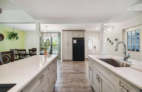 Kissimmee Casa | TRANQUILITY! PRIVATE Gated Estate! Boats, RVs OK! Has Separate Apt, Fishing, Hiking, LOW Rates!