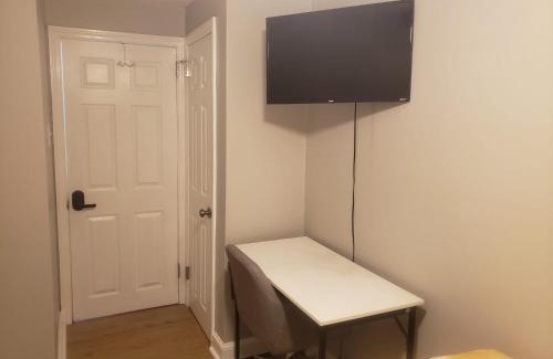 Collingdale Casa | Tranquility Room by the Airport -Shared space
