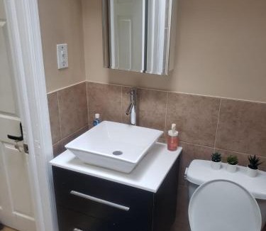 Collingdale Casa | Tranquility Room by the Airport -Shared space