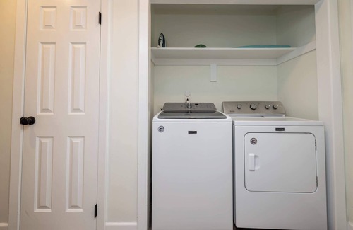 Northeast Virginia Beach Casa | Tranquility with Hot Tub! 5 min walk to beach