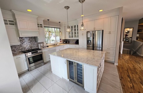 Central Okanagan Casa | Transcendent View Oasis - Lakeview Family Home