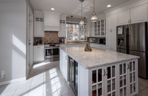 Central Okanagan Casa | Transcendent View Oasis - Lakeview Family Home