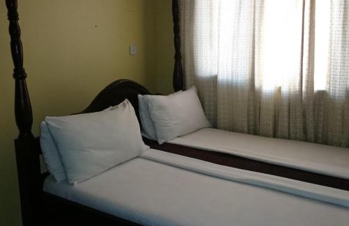 Ukonga Cama Y Desayuno | Transit Airport B&B
