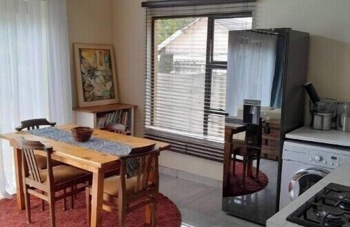 Kempton Park Cabaña | Transit Haven: 2-Bed Retreat