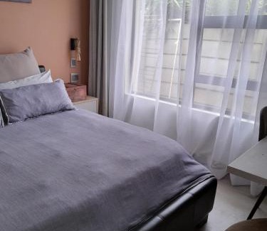 Kempton Park Apartamento | Transit Haven - 2 Bed Retreat