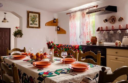 Bratca Casa | Transylvanian Home - Mountain View, BBQ & Pool