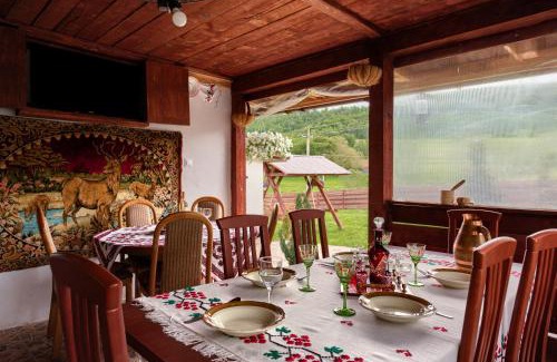 Bratca Casa | Transylvanian Home - Mountain View, BBQ & Pool