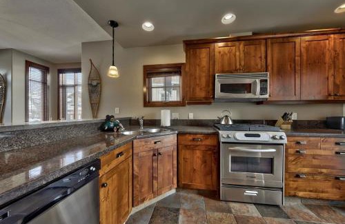 Sun Peaks Casa | Trappers Landing #27 By Bear Country