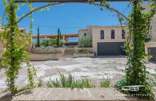 Fontvieille Casa | Casa rural tradicional y provenzal con piscina climatizada y jacuzzi en Provenza