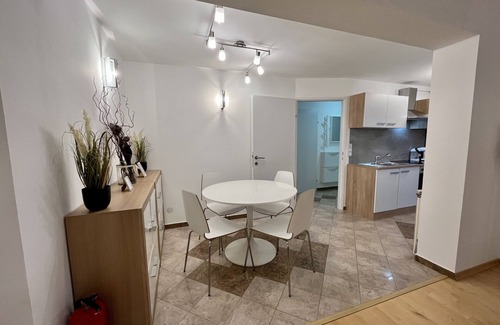 Wittau Apartamento | Traum Apartment mit Pool + Balkon