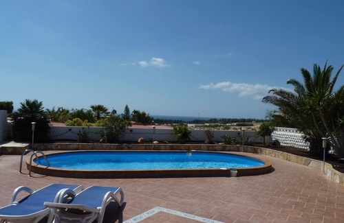 Bahia Calma Chalet De Esquí | Traumchalet con gran terraza y piscina privada
