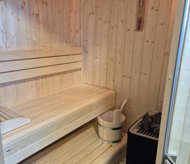 Dornum Apartamento | Traumhafte FeWo mit Garten und Sauna an der Küste