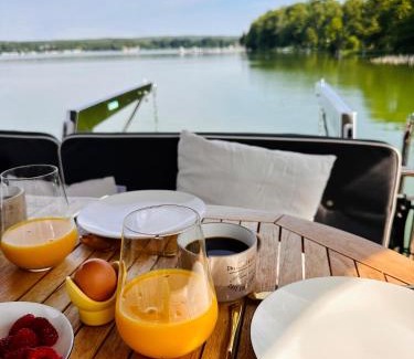 Bad Saarow Alquiler De Eote | TraumZeitBoot Susan Yacht - exklusiver Festlieger in perfekter Lage am Scharmützelsee Bad Saarow