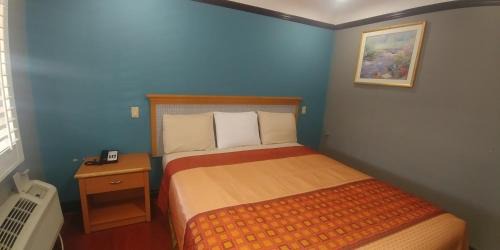 South Wrigley Hotel | Travel Eagle Inn Motel