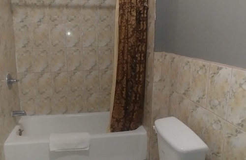 South Wrigley Hotel | Travel Eagle Inn Motel