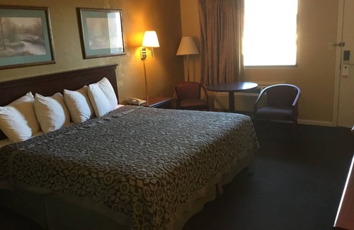 North Little Rock Hotel | Travel Inn North Little Rock