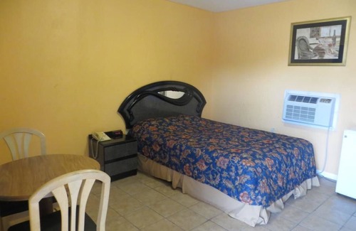 El Campo Hotel | Travel Inn & Suites
