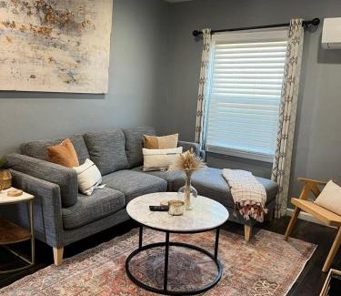 Willmore Apartamento | Traveler's Pick Cozy, Near Beach & Dtwn,Prkg LB C