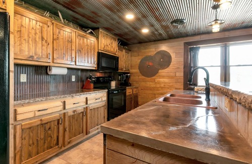 Grandview Plaza Apartamento | Traveler Suite 2 Bed 2 Bath Apt.